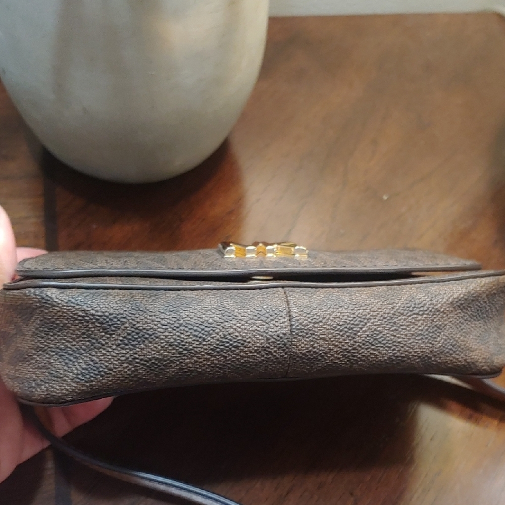 Michael Kors Brown Monogram Crossbody Bag with Gold Hardware - Picture 2 of 7